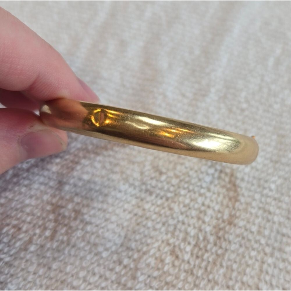Vintage Elegant 14k Gold Bangle Engraved Bracelet - Picture 3 of 6
